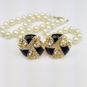 NEW TRIFARI clip on earrings
